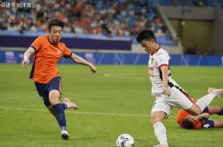 包含成都蓉城训练开放日；冲刺阶段绝杀压哨引欢呼；CBA常规赛在即；数据趋势出现新变化的词条-九游体育app下载